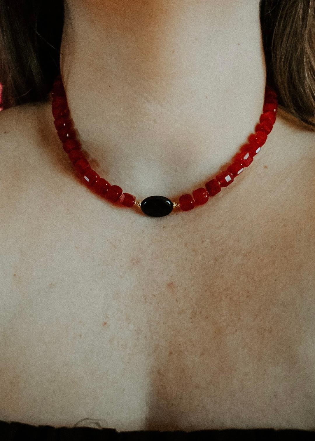 Kiss of Darkness Necklace