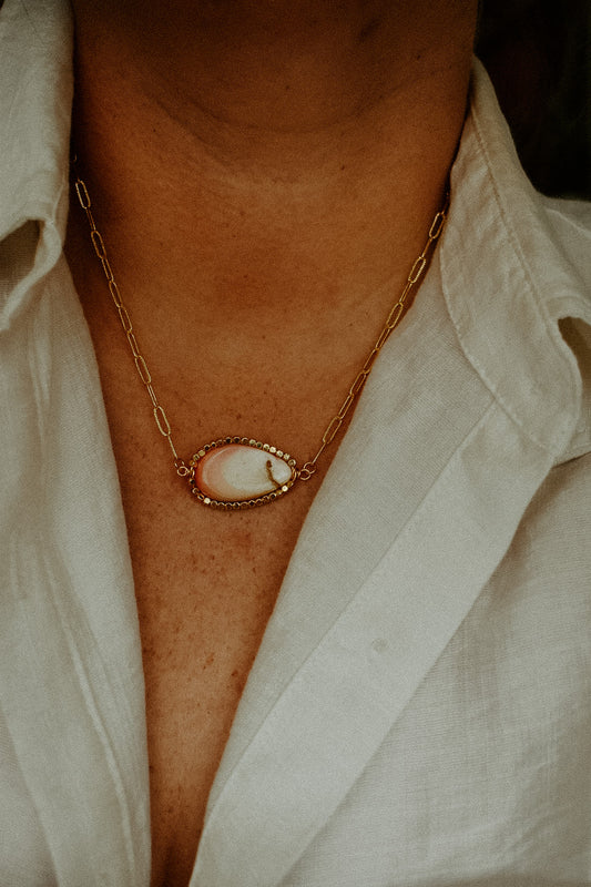Mini Queen Conch Necklace