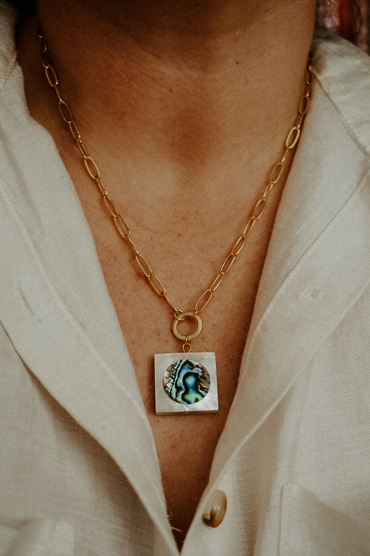 It Girl Necklace