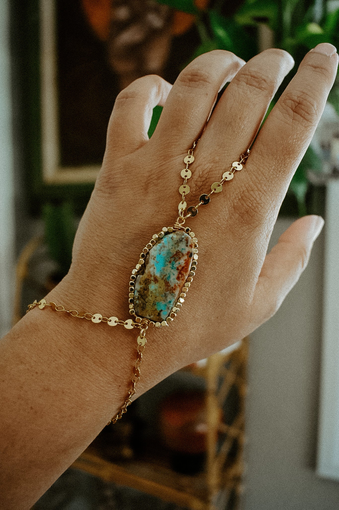The Sol Hand Chain